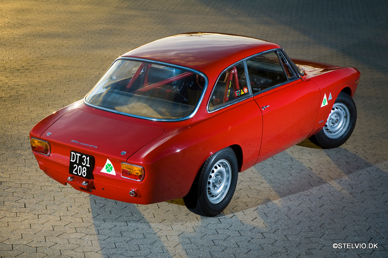 Illustration for article titled Love of the Day: Alfa Romeo Giulia Sprint GT